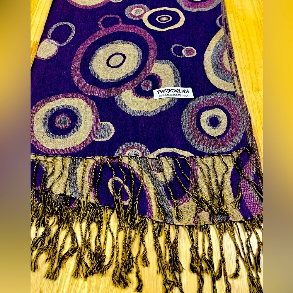 Pashmina shawl